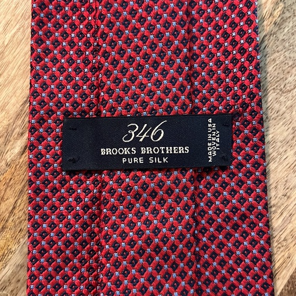 BROOKS BROTHERS 346 100% Silk Mens Career Tie MicroPrint Graphic Squares $89 NEW - Picture 5 of 12